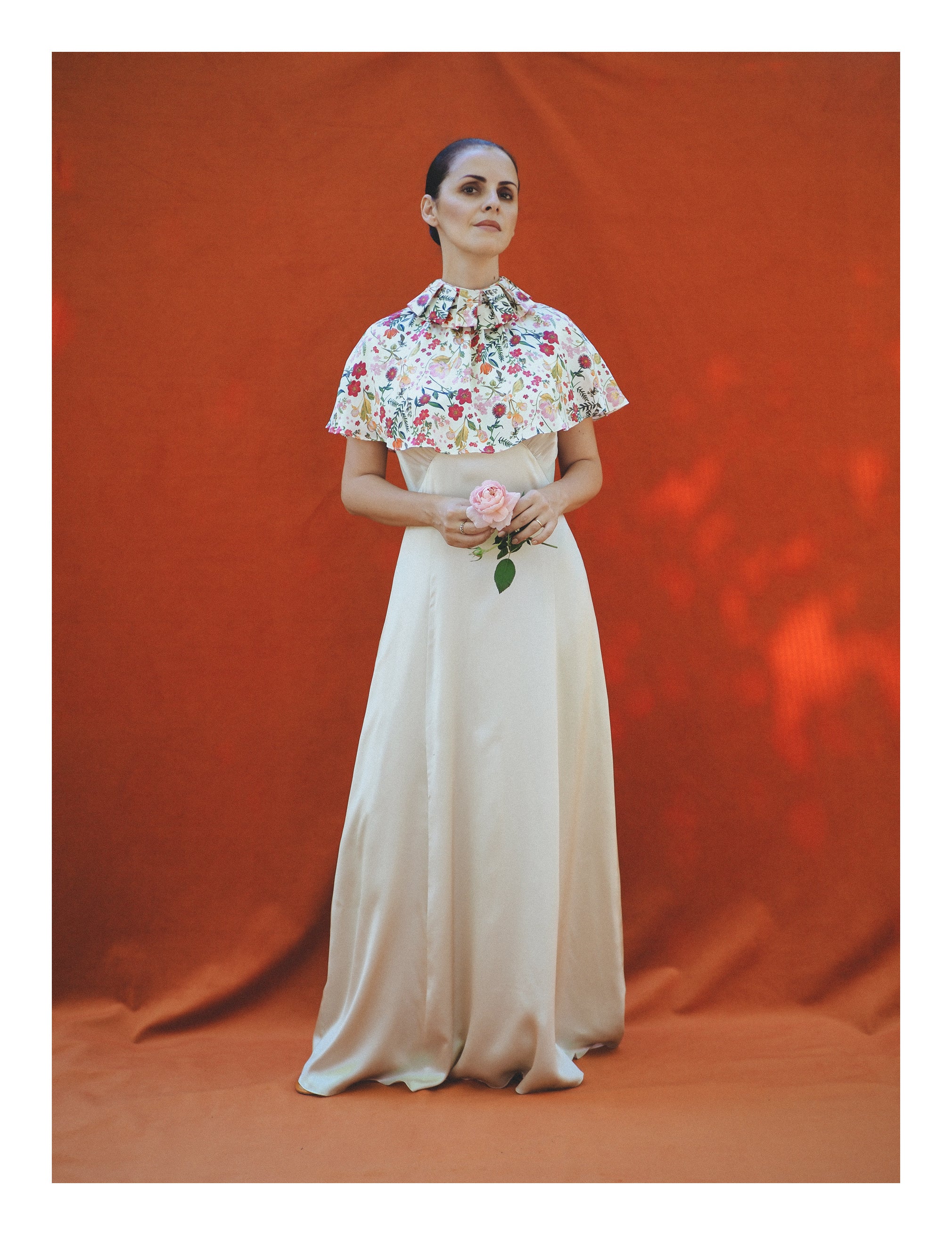 Flower Cape Collar Dress ELLACANTARIA｜ワンピース